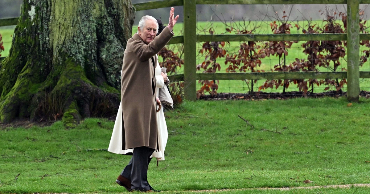 Vua Charles III lần đầu xuất hiện công khai sau thông báo mắc ung thư