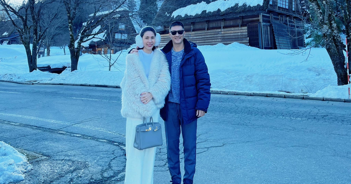 Công Vinh khoe ảnh đón Valentine thứ 16 cùng Thủy Tiên ở trời Tây