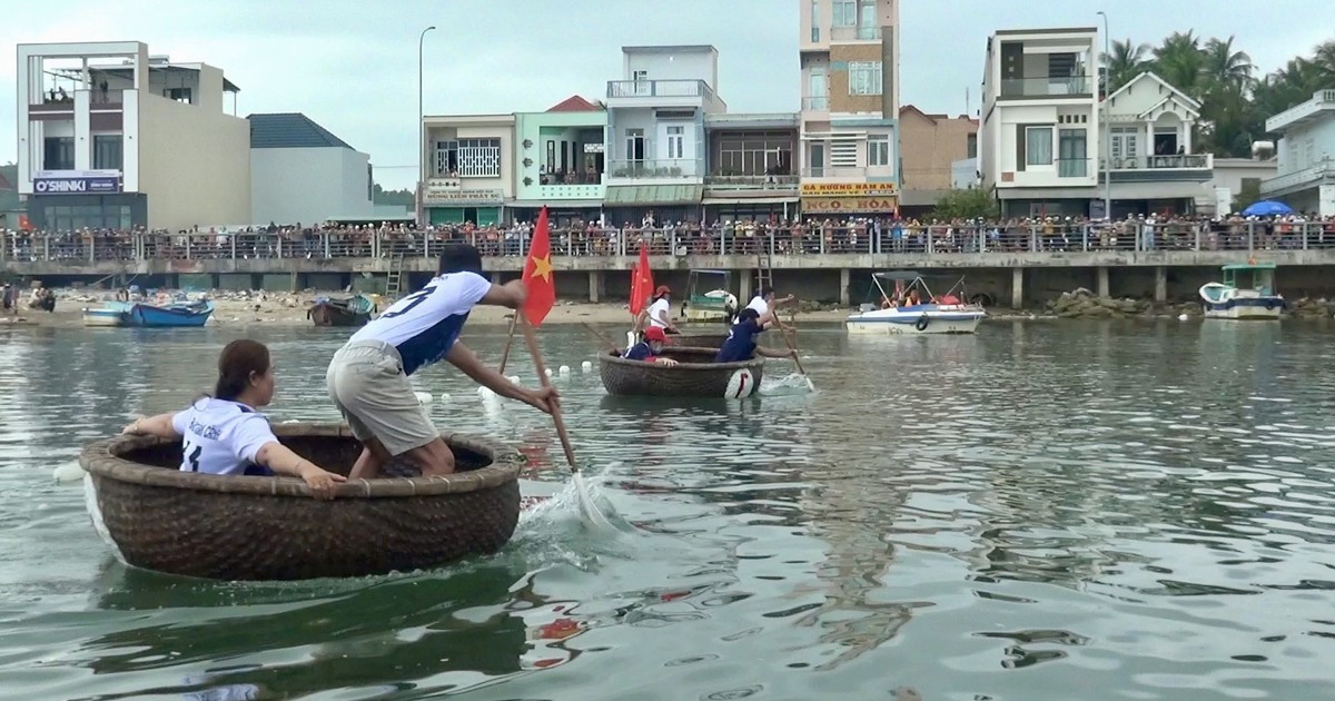 2 đêm 1 ngày sống cùng không khí lễ hội vịnh Xuân Đài
