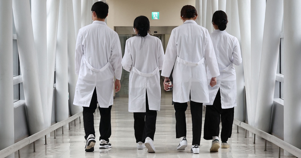 Vì sao giới bác sĩ thực tập Hàn Quốc đình công?