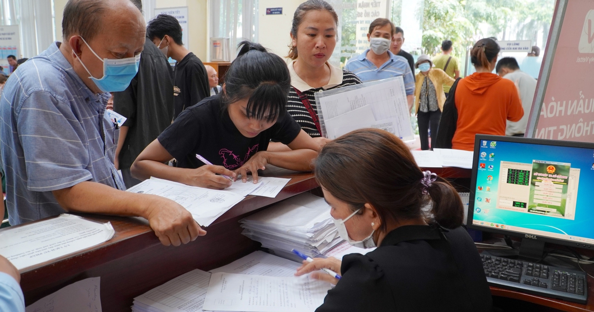 Thủ tục nhận kết quả xác nhận có quốc tịch VN: Vì sao không cho nhận thay, ủy quyền?
