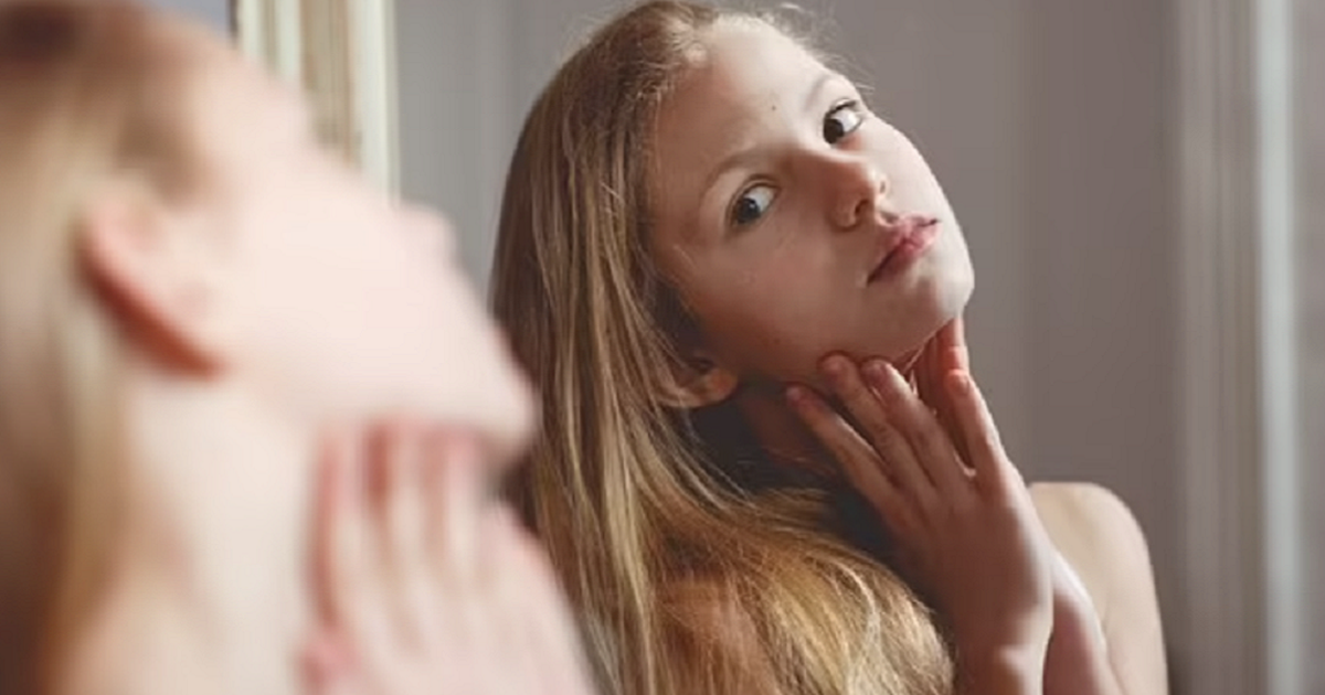 Thói quen cần thực hiện 1 tháng/lần để phát hiện sớm ung thư da