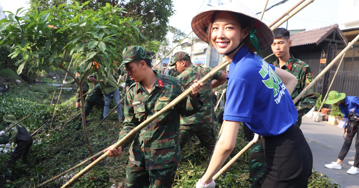 Hoa hậu cùng lội bùn cải tạo cảnh quan cho các dòng kênh