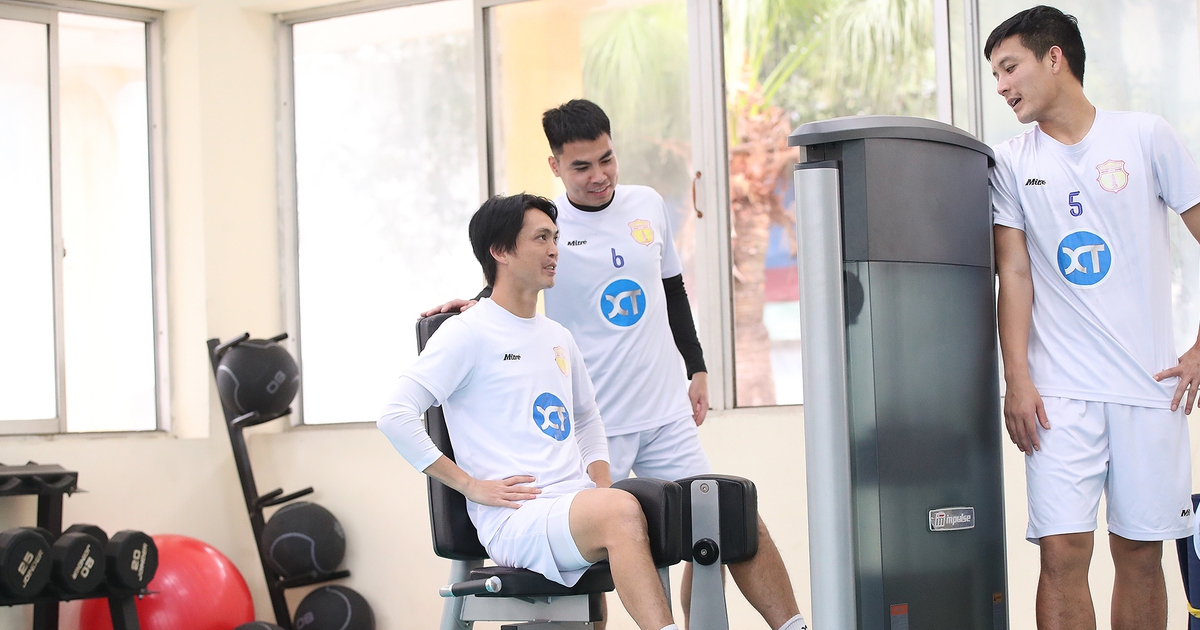 Tuấn Anh tập buổi đầu cùng đội bóng mới, CLB Nam Định trở thành Man City Việt Nam?