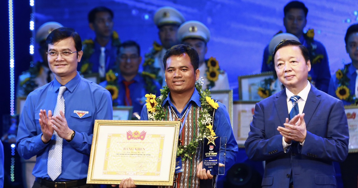 Vinh danh 100 cán bộ Đoàn được giải thưởng Lý Tự Trọng