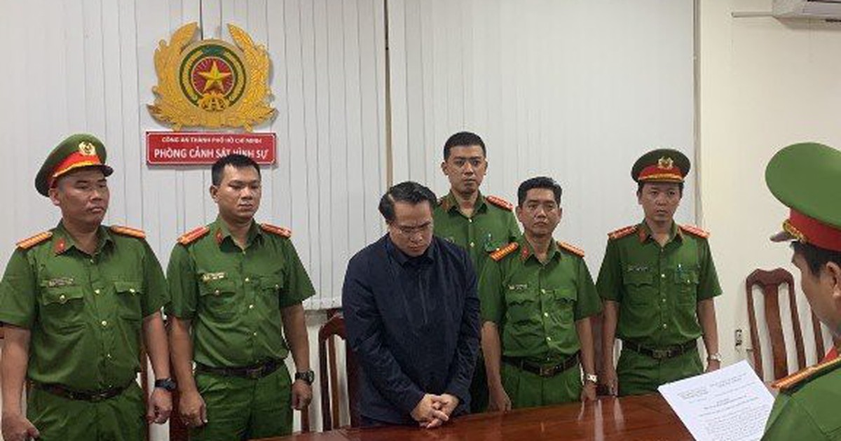 'Đại án' đăng kiểm: Cựu cục trưởng Đặng Việt Hà chịu trách nhiệm về hơn 40 tỉ đồng nhận hối lộ