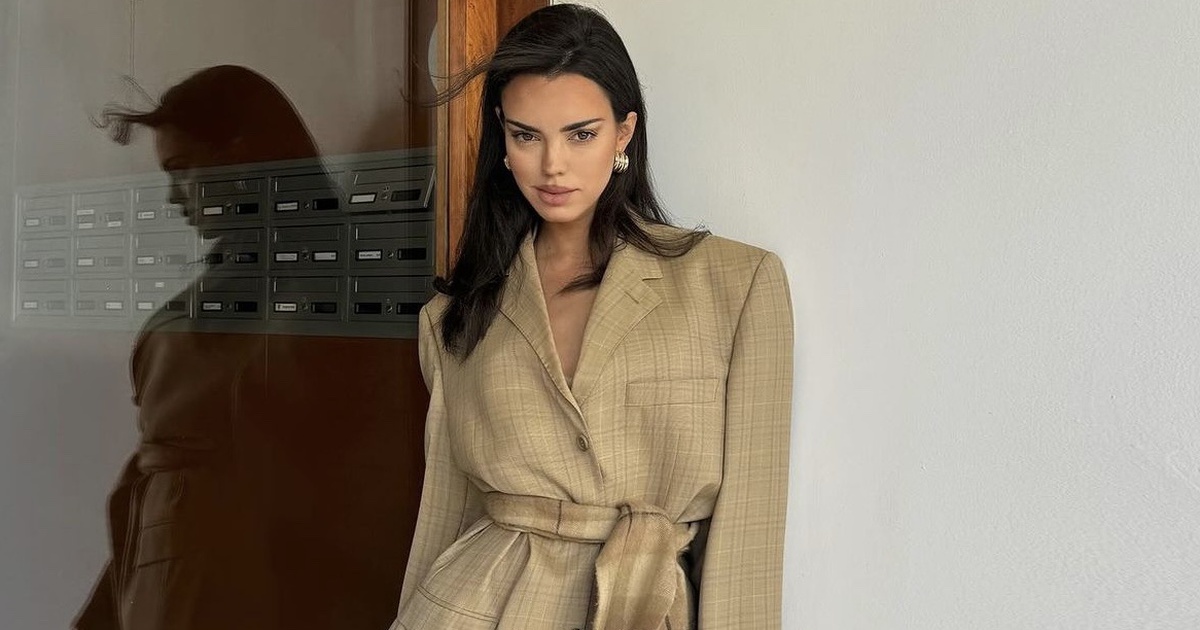 Áo blazer oversized với những bản phối đẹp 'quên lối về' được hội fashionista bật mí