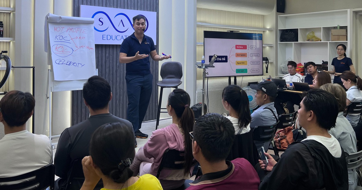 Nam giới học chụp ảnh phục vụ vợ, người yêu 'sống ảo': Ai cũng thích có hình đẹp!