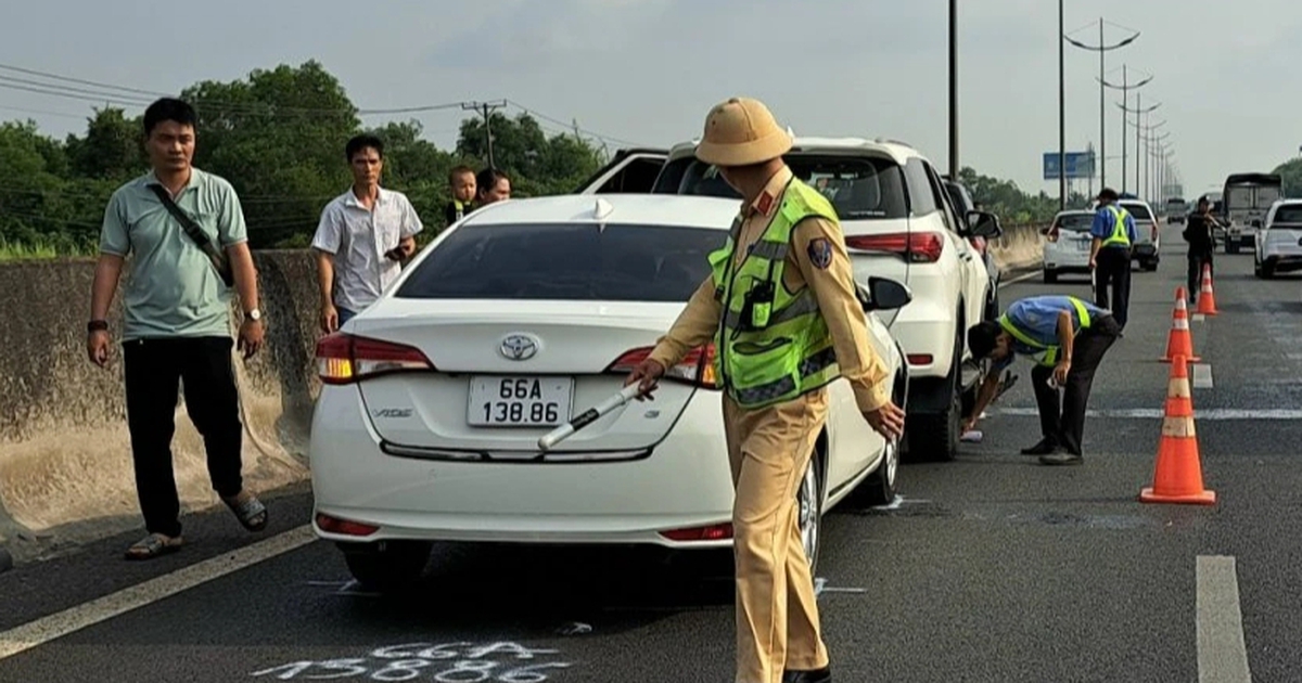 Tai nạn liên hoàn giữa 4 ô tô trên cao tốc TP.HCM - Trung Lương