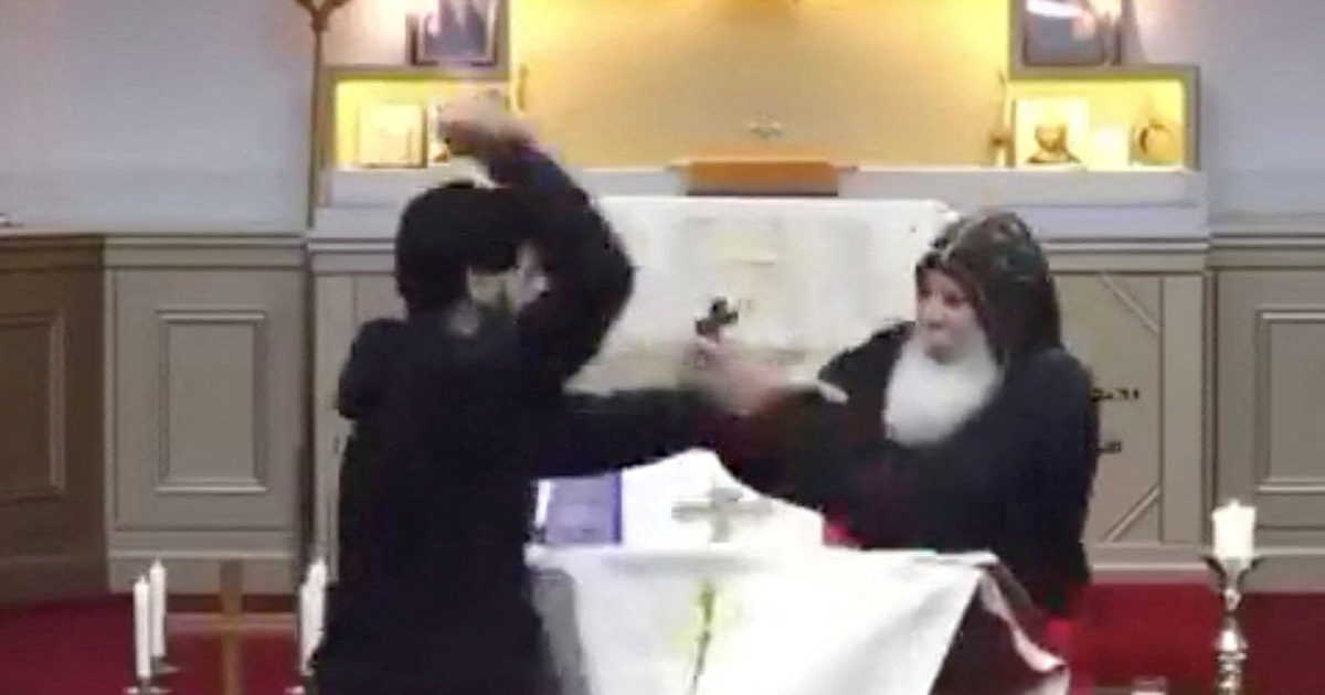 Thêm vụ đâm dao tại Sydney, hung thủ tấn công giám mục đang làm lễ nhà thờ