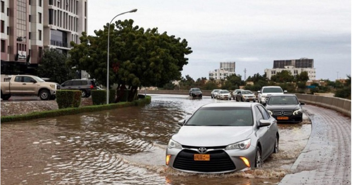 Mưa lũ nghiêm trọng ở Oman, 19 người chết