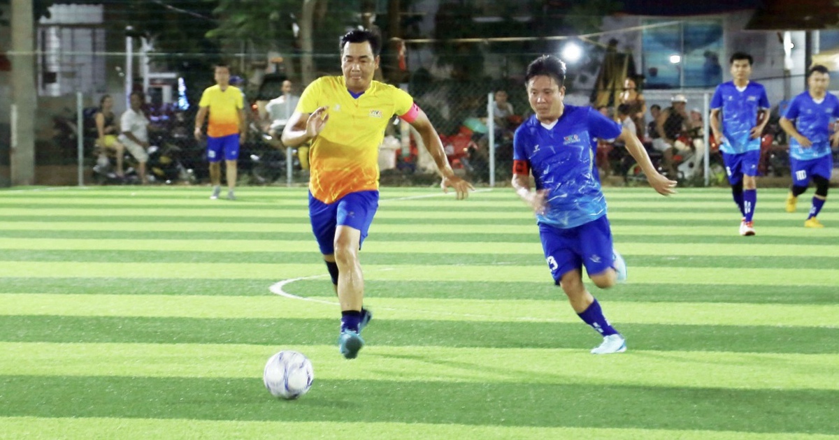 Đà Nẵng: Khởi tranh giải bóng đá của cán bộ gây quỹ từ thiện