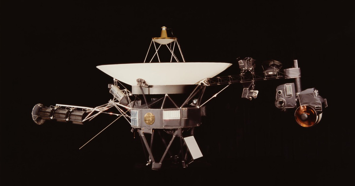 Tàu vũ trụ Voyager 1 bất ngờ 'nói chuyện' lại với trái đất