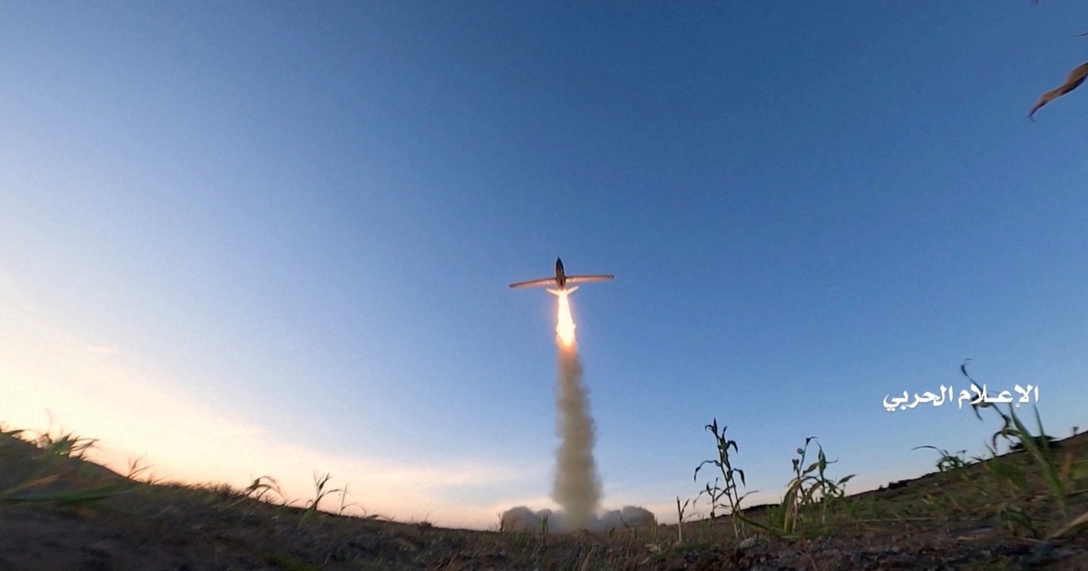 Mỹ, đồng minh bắn hạ tên lửa và nhiều UAV của Houthi