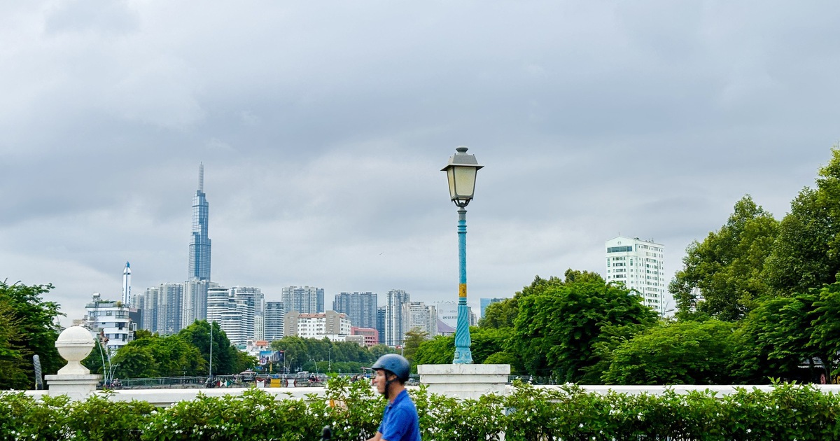 Vì sao thời tiết TP.HCM 'khác lạ' sáng nay?