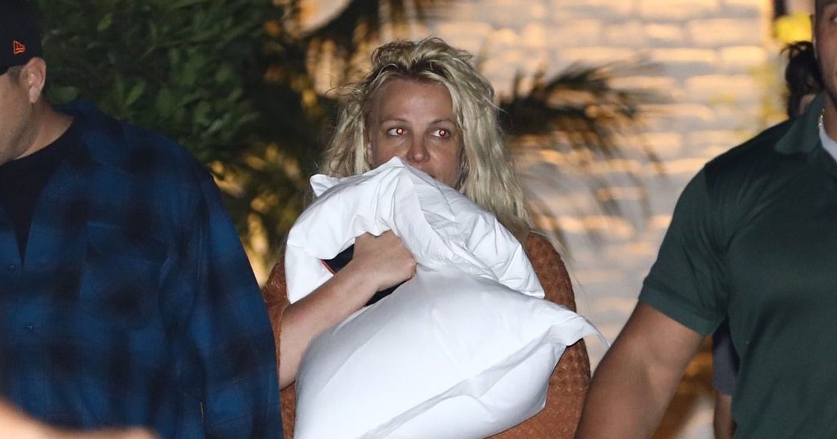 'Thuyết âm mưu' nào sau scandal mới đây của Britney Spears?