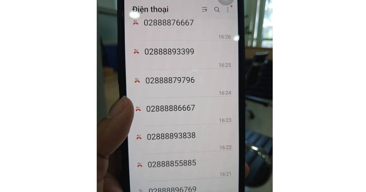 Khủng hoảng vì bị số lạ đeo bám