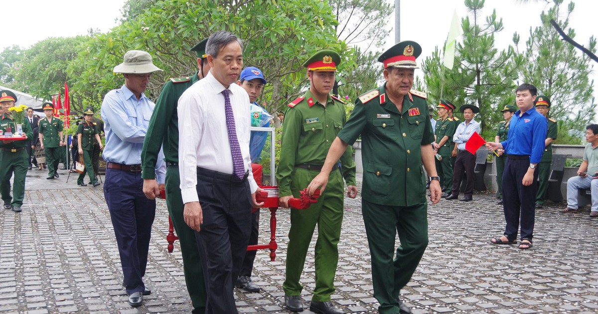 Quảng Trị: Truy điệu, an táng 12 hài cốt liệt sĩ quy tập tại Lào