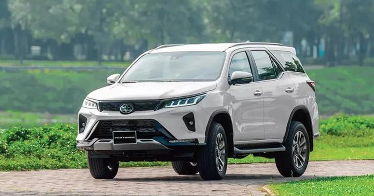 SUV 7 chỗ: Toyota Fortuner vẫn chưa tìm lại vị thế, kém xa đối thủ Ford Everest
