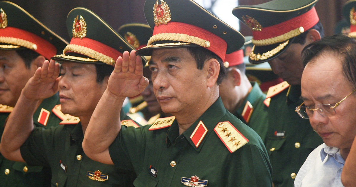 Bộ trưởng Phan Văn Giang, Bộ trưởng Tô Lâm dâng hương tưởng niệm các anh hùng liệt sĩ