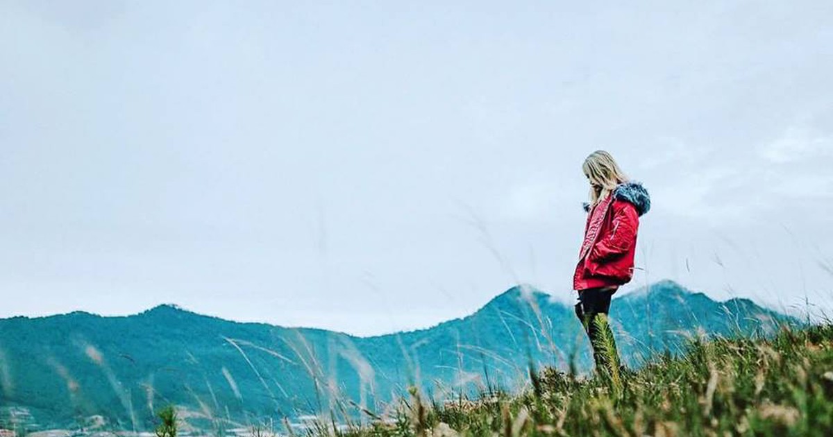 Bật mí giọng nữ gây sốt trong MV 'Người lạ ơi'