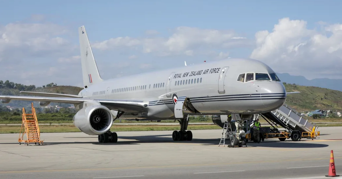Máy bay chở Thủ tướng New Zealand bị hỏng trên đường đến Nhật Bản
