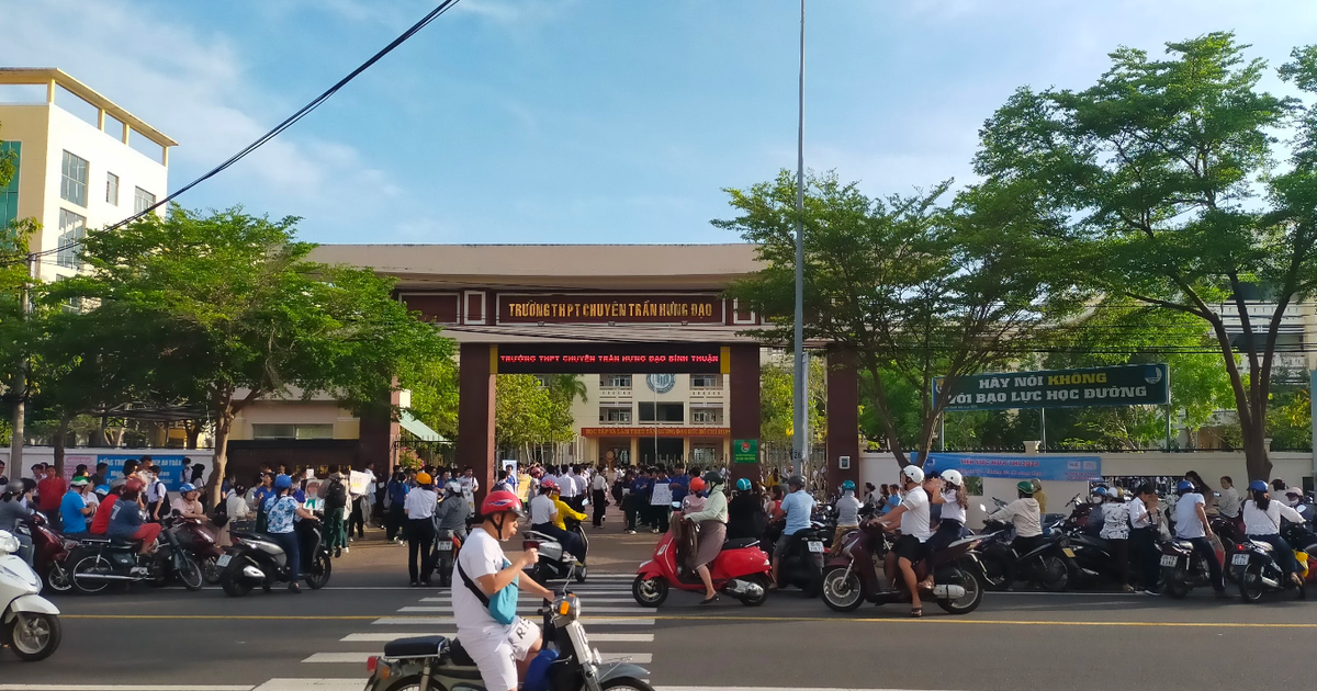 Thủ khoa tiếng Anh lớp 10 trường chuyên là học sinh vùng ven