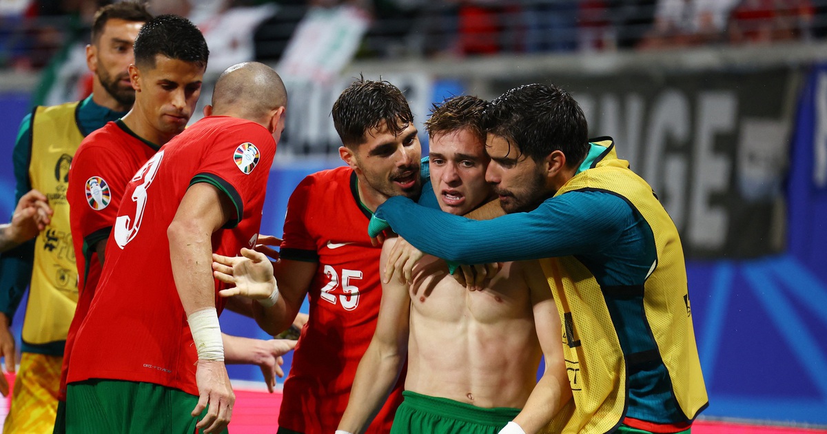 Ronaldo phung phí cơ hội, đội tuyển Bồ Đào Nha 'toát mồ hôi' mới thắng nổi CH Czech