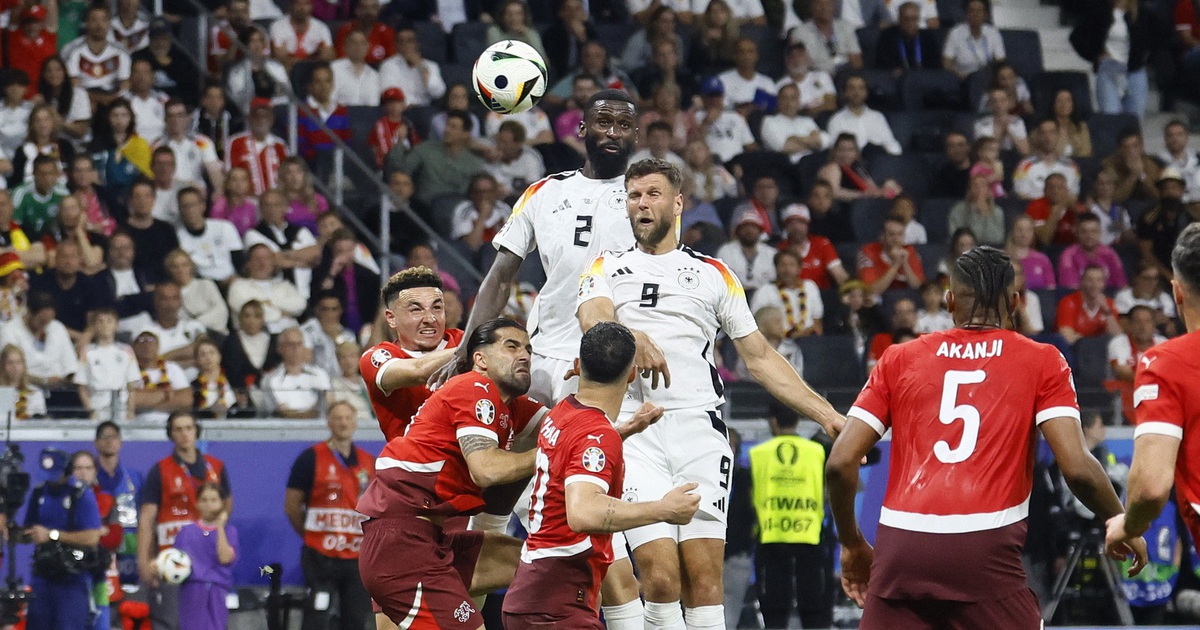 Thụy Sĩ suýt tạo sốc, chủ nhà Đức gây thất vọng nhưng vẫn đi tiếp với ngôi nhất bảng