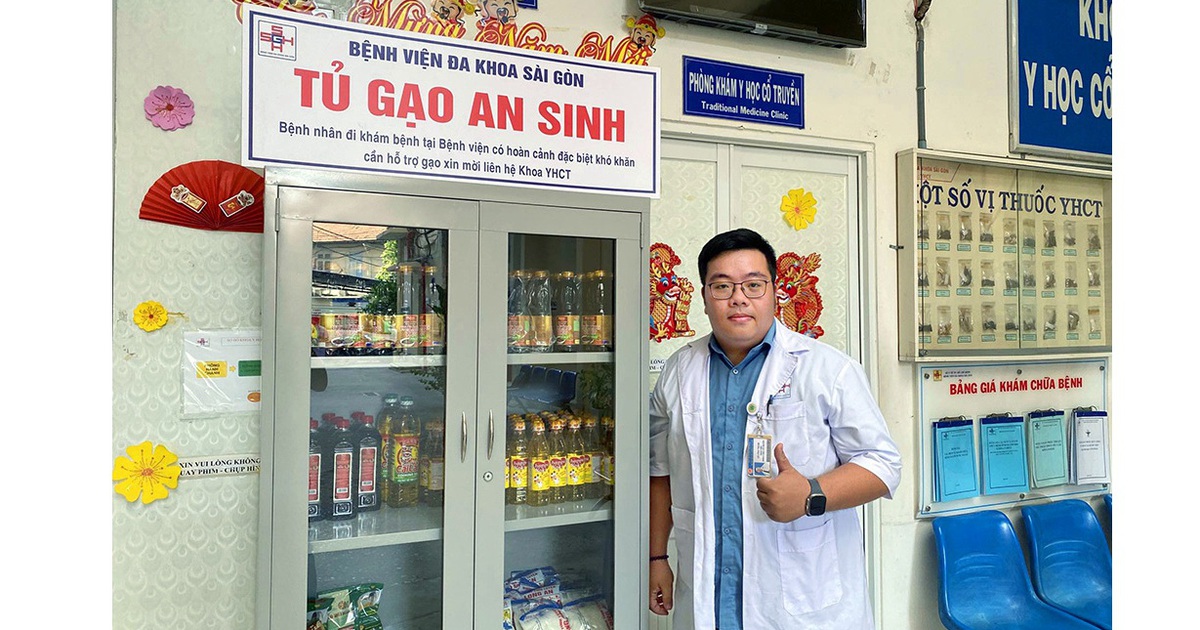 Tủ gạo an sinh của các bác sĩ trẻ giúp người nghèo no bụng ở TP.HCM