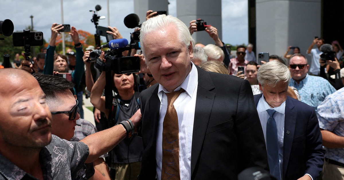 Nhà sáng lập WikiLeaks Julian Assange chính thức tự do sau 12 năm