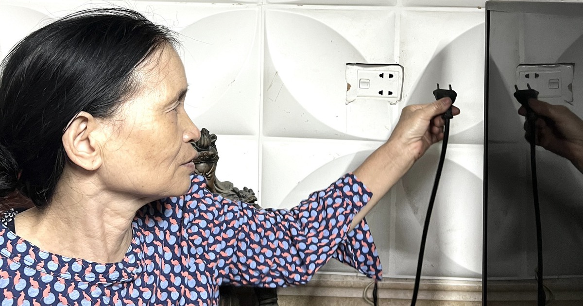 Chuyện bà Ngát xóm tôi tiết kiệm điện