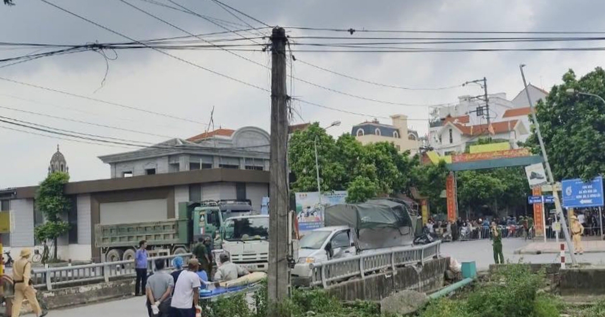 Tai nạn liên hoàn, 4 người trên xe máy tử vong