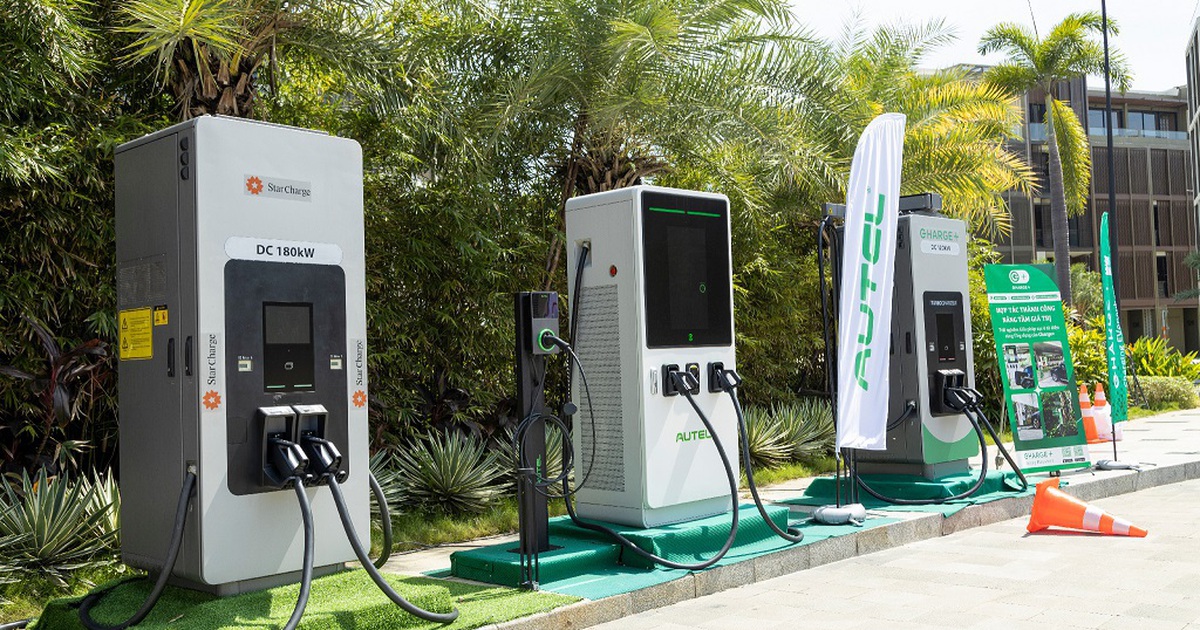 Đề xuất bổ sung trạm sạc xe điện trên 5 tuyến cao tốc