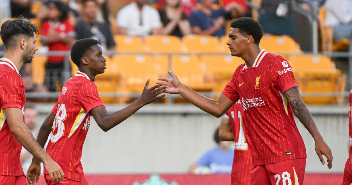 Liverpool thắng nhẹ nhàng 1-0, 'người thừa kế' của Klopp ra mắt trọn vẹn