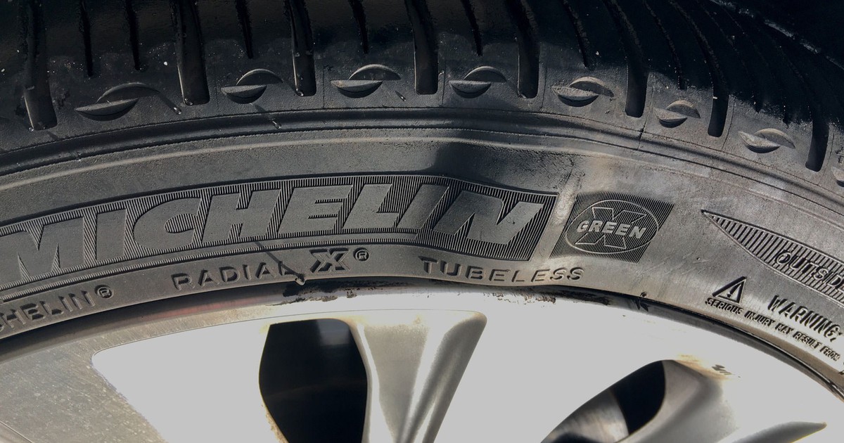 Có nên tiếp tục sử dụng lốp xe bị phù?