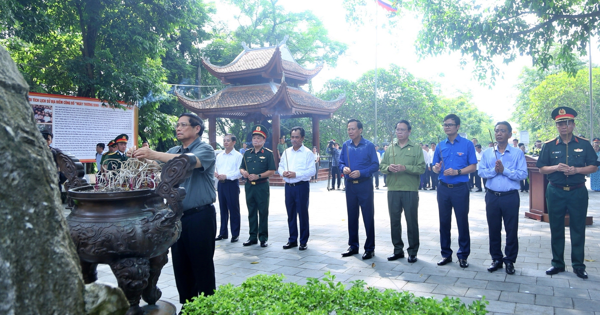 Thủ tướng: Chăm lo để đời sống của người có công ngày càng tốt đẹp hơn