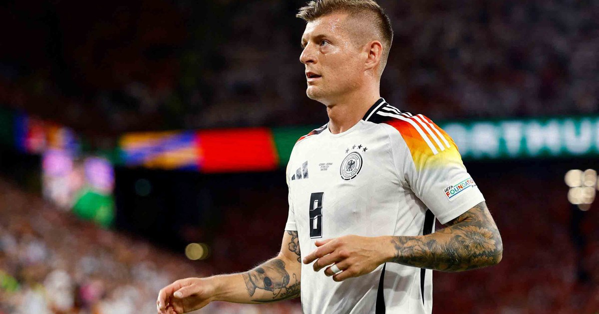 Khi tiền đạo ‘lẩn trốn’, tiền vệ lên ngôi: Sẽ ngậm ngùi nếu ai đó phải…