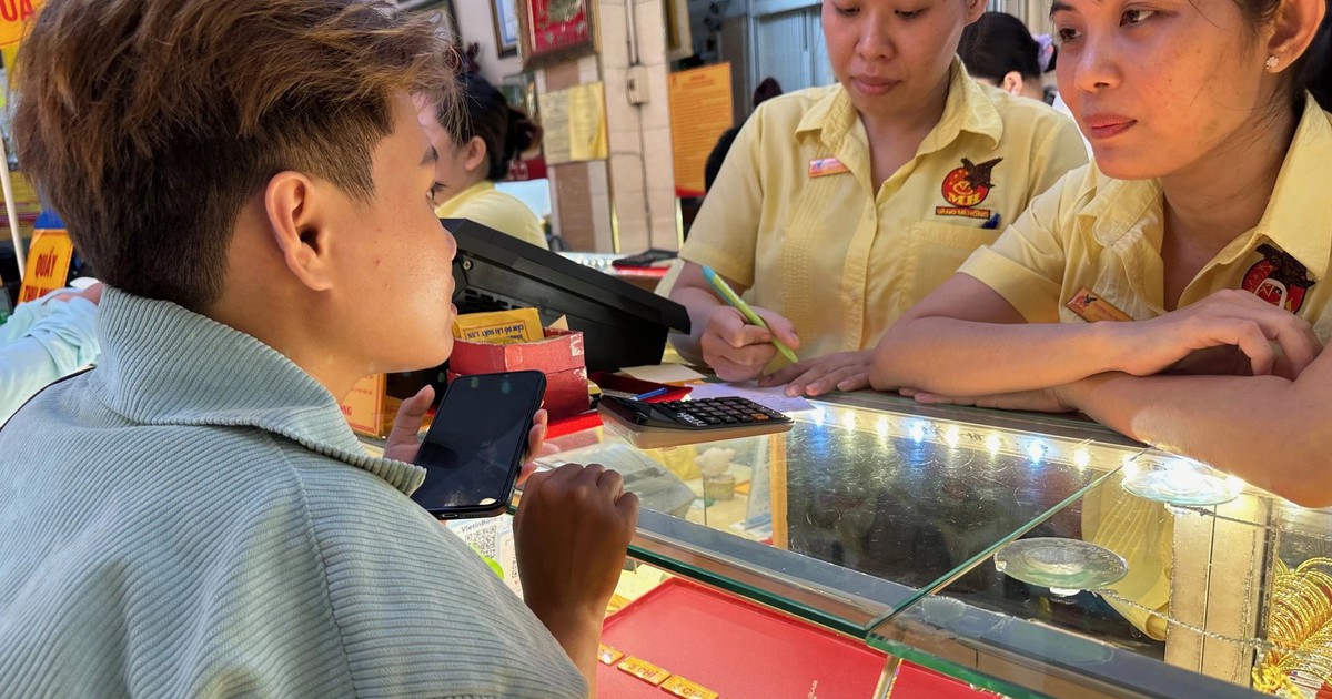 Giá đã ổn nhưng mua vàng vẫn khó