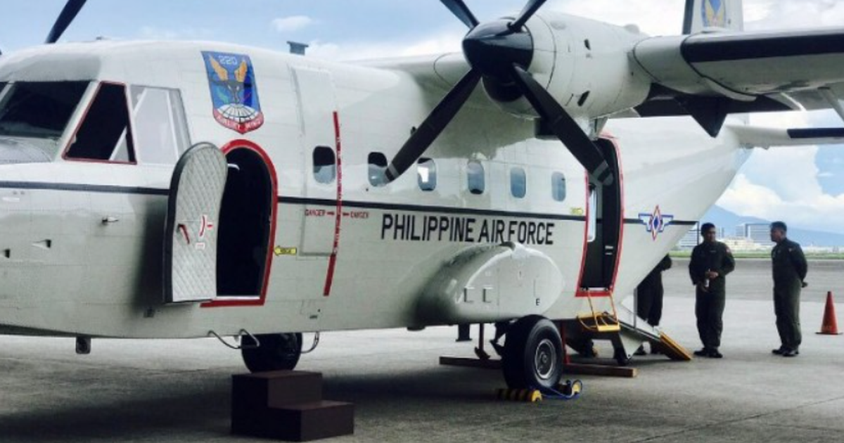 Philippines cáo buộc không quân Trung Quốc quấy rối máy bay trên bãi cạn Scarborough