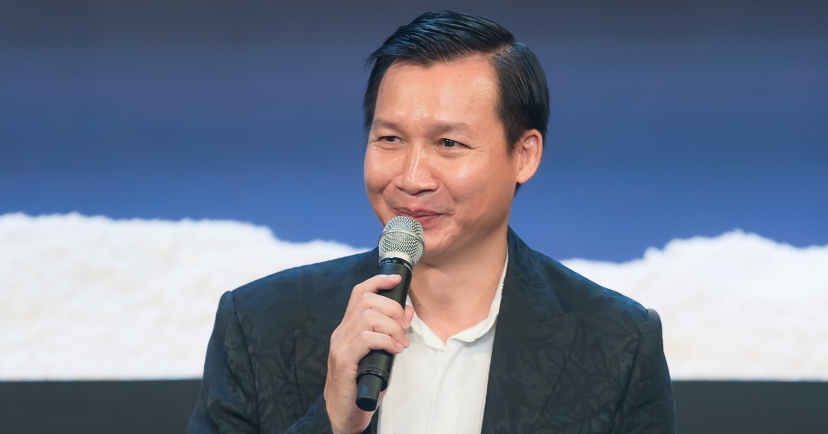 Đạo diễn 'Hai Muối' nói gì khi đối đầu với phim của Hoài Linh?