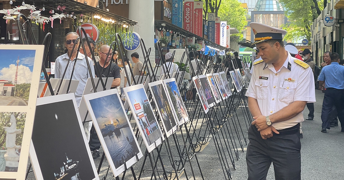 Khai mạc triển lãm ảnh Yêu lắm Trường Sa ơi