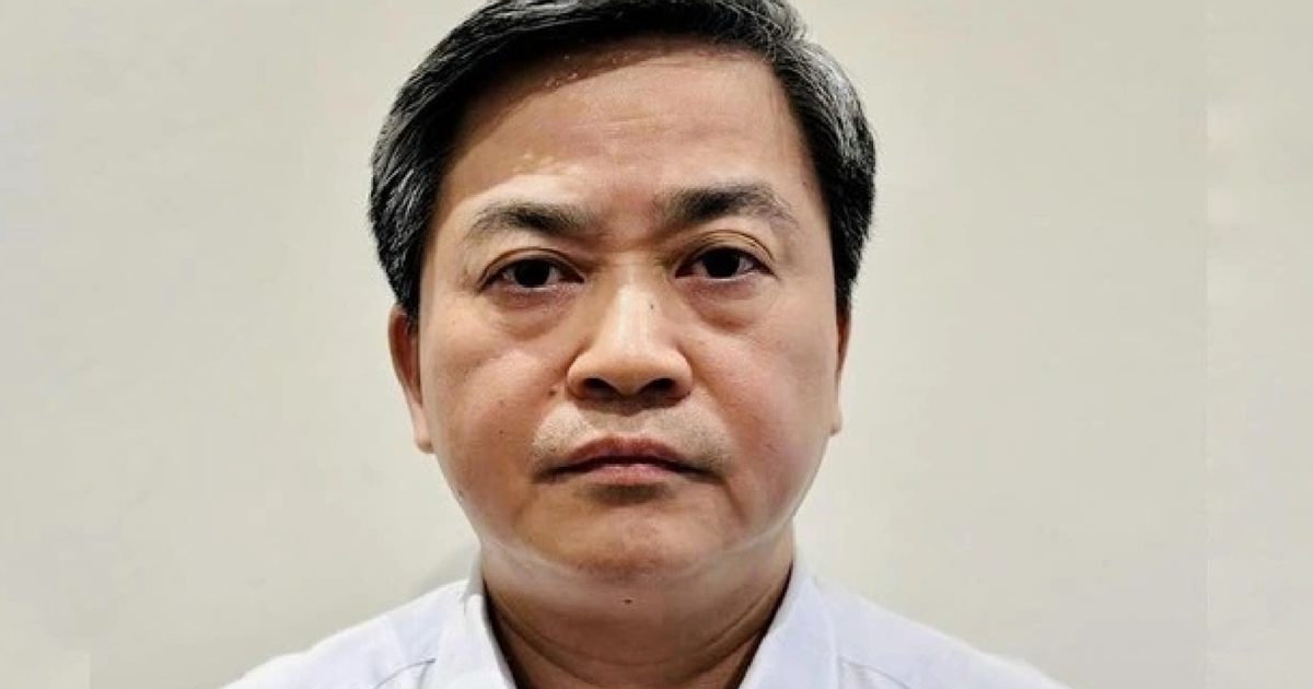 Cựu Bí thư Tỉnh ủy Bến Tre được tặng siêu xe, gậy golf, đồng hồ tiền tỉ