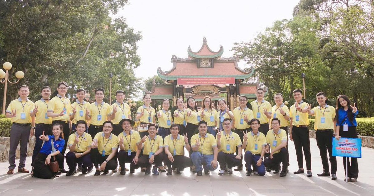 Những công bộc trẻ giỏi của nhân dân