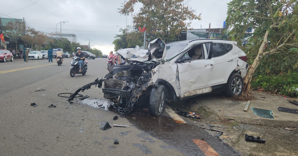 Lâm Đồng: Tai nạn giữa ô tô và xe máy làm 2 người tử vong