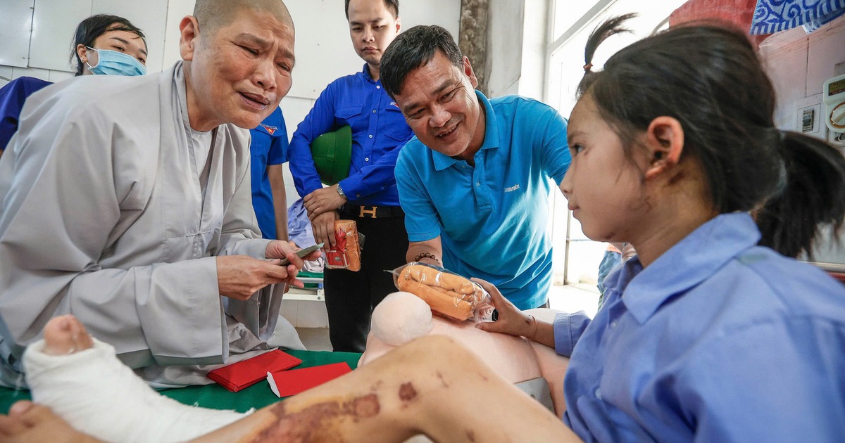 Đến và chia sẻ với người dân thôn Làng Nủ