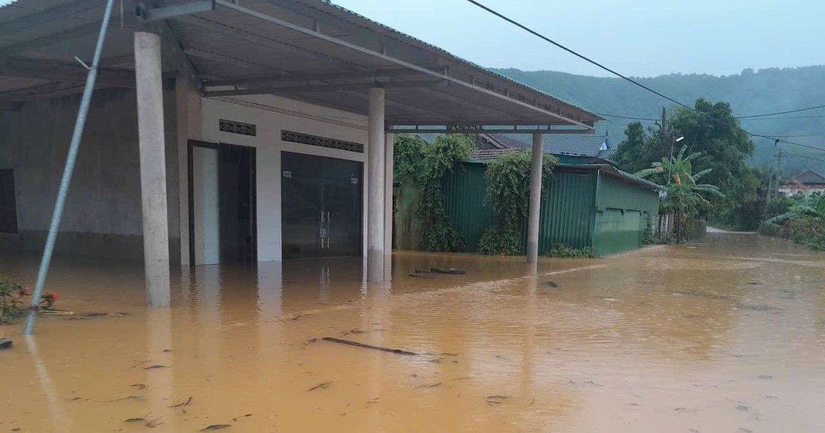 Quảng Bình: Mưa lớn sau bão số 4, ngập nặng ở thượng nguồn sông Gianh