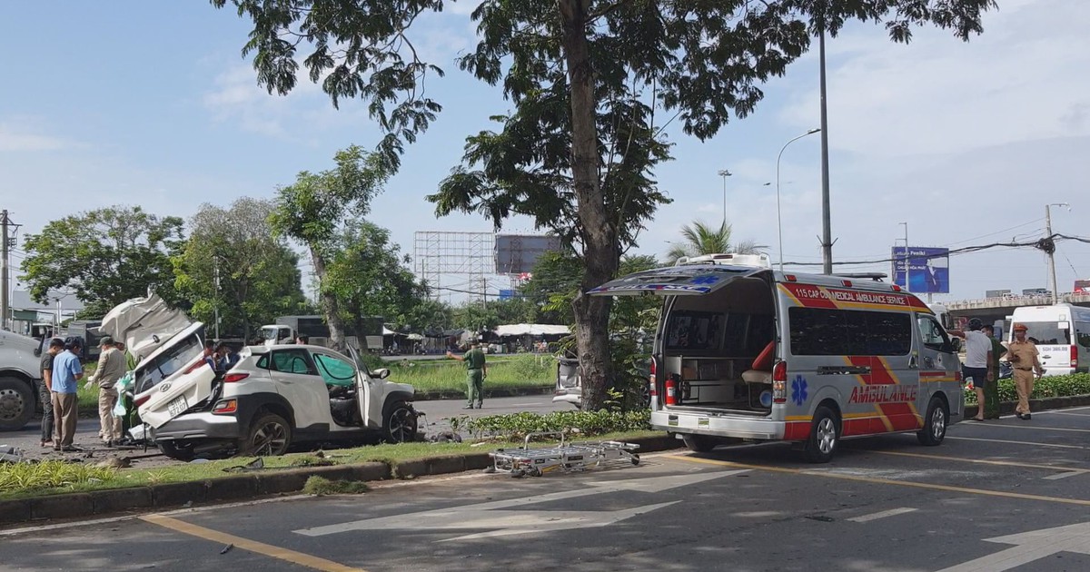 Tai nạn kinh hoàng trên đại lộ Nguyễn Văn Linh, 2 người tử vong