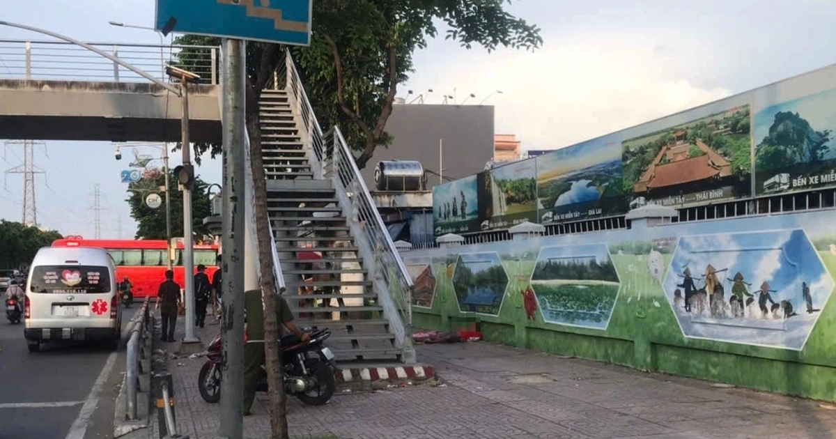 Điều tra vụ người đàn ông tử vong chưa rõ nguyên nhân trước Bến xe Miền Tây