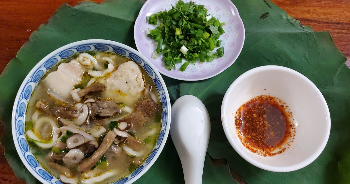 Bánh canh nấm tràm